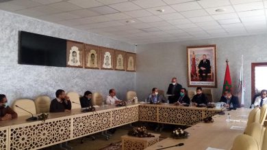 اجتماع حول دراسة التموقع والدراسات التقنية والمالية المتعلقة بإنجاز مشروع منطقة الأنشطة الاقتصادية بمدينة طانطان